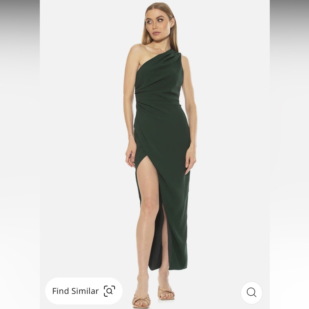 ALEXIA ADMOR Alessi Gown‎